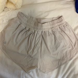 Lululemon Hotty Hot shorts 2.5” inseam